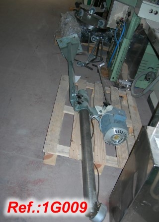 BLADE AGITATOR WITH SUPPORTING STRUCTURE