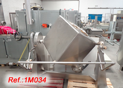 STAINLESS STEEL 600 LITRE APPROX. DIE TYPE MIXER