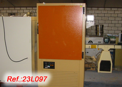 CLIMATEST LABORATORY OVEN - INTERIOR DIMENSIONS: 800mm (WIDTH) X 500mm (LENGTH) X 1000mm (HEIGHT)
