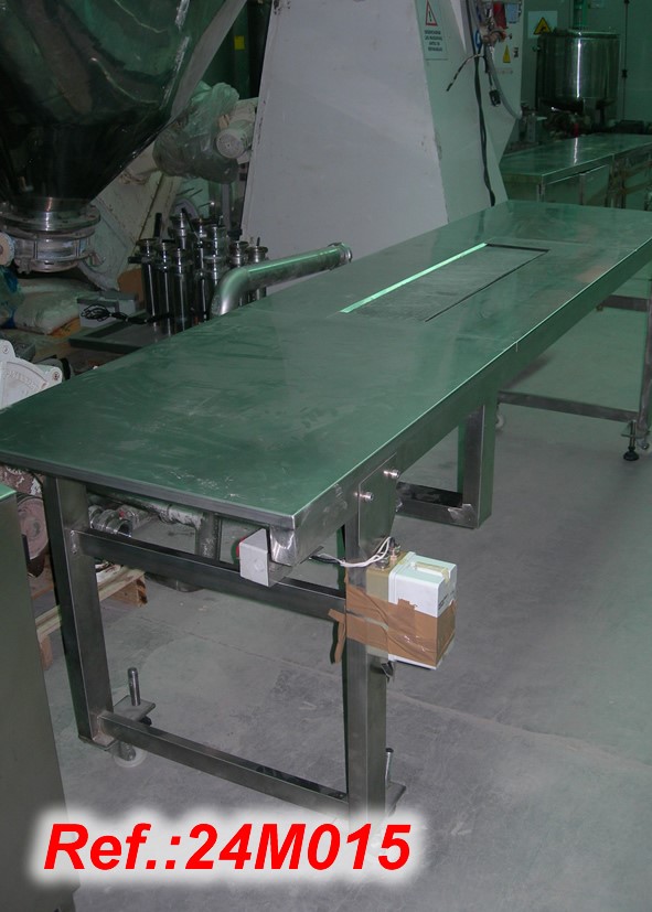 STAINLESS STEEL TABLE WITH TRANSPORT BAND IN THE CENTER