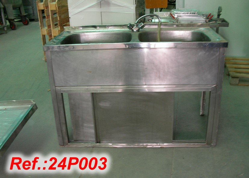 UNIT WITH TWO DEEP STAINLESS STEEL SINKS AND LID