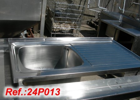 STAINLESS STEEL SINK WITH ONE DRAINING AREA