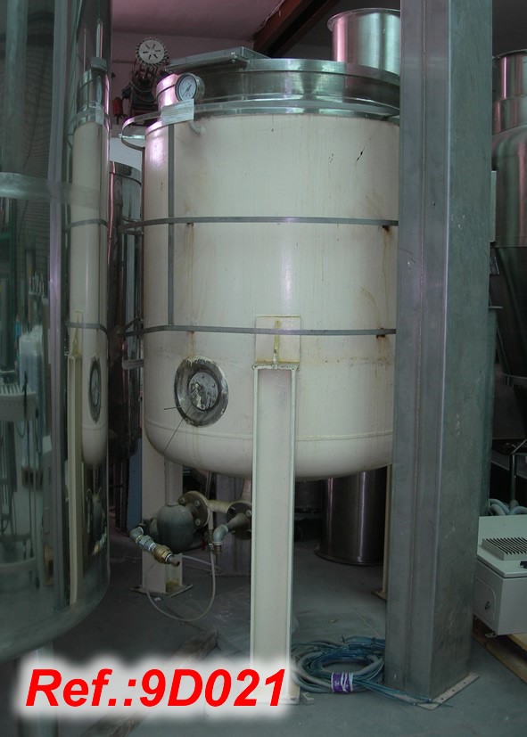 1400 LITRE APPROX. VERTICAL TANK WITH WATER STEAM JACKET