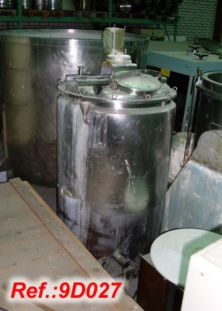 500 LITRE APPROX. VERTICAL TANK WITH ANCHOR AGITATOR