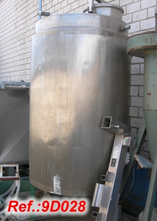 1000 LITRE APPROX. VERTICAL TANK WITH ELECTRICAL HEATING ELEMENTS