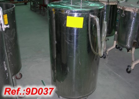 250 LITRE APPROX. TANK WITH WHEELS AND LID