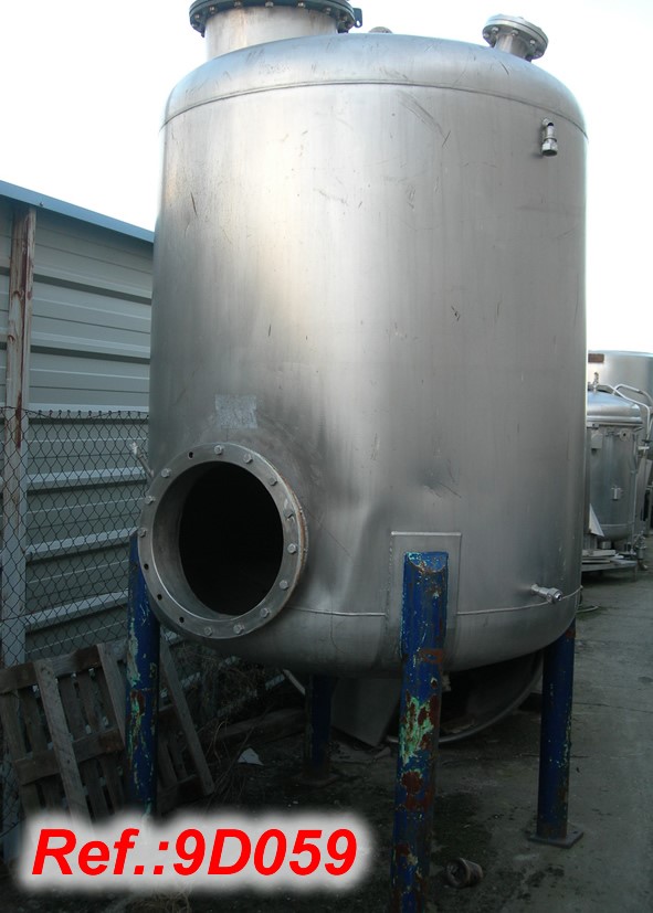2800 LITRE APPROX. TANK WITH TOP AND SIDE MANHOLES