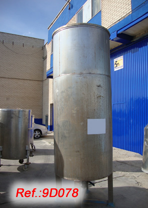 1500L APPROX. STAINLESS STEEL TANK WITH BOTTOM OUTLET, LID AND FEET