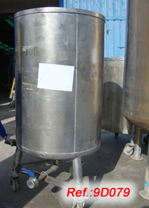 1000L APPROX. STAINLESS STEEL TANK WITH BOTTOM OUTLET, LID, FEET AND WHEELS