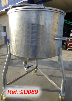 875L APPROX. STAINLESS STEEL TANK WITH BOTTOM OUTLET, LID AND FEET WITH WHEELS