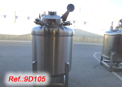 STAINLESS STEEL 1.350 LITRE APPROX. STORAGE TANK WITH CLOSED MANHOLE WITH CLAMPS, TOP COUNTERWEIGHT FOR EASY LID OPENING, VIEW GLASS, SEVERAL TOP INLETS AND ONE WITH AIR VALVE AND PRESSURE GAUGE, LOWER SIDE OUTPUT AND SUPPORT STRUCTURE FOR EASY MOVING