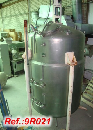5200 LITRE APPROX. REACTOR WITH JACKET AND AGITATOR