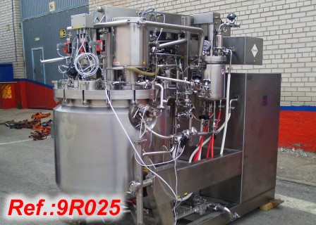 250L APPROX. FRYMA VME-250 CREAM MANUFACTURE REACTOR WITH WATER STEAM JACKET, SLOW ANCHOR AGITATOR WITH SCRAPPERS AND TURBO AGITATOR, HYDRAULIC LID ELEVATION, REGISTERING UNIT AND ELECTRONIC CONTROL PANELS